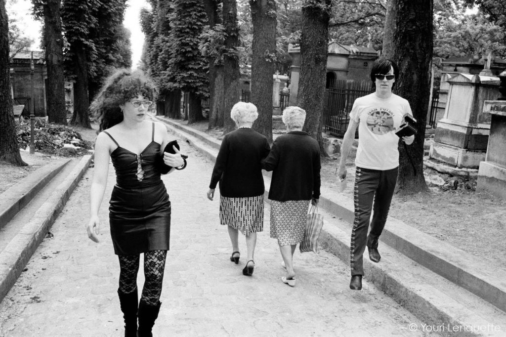 The Cramps - Poison Ivy & Lux Interior, Cimetière du Père-Lachaise Paris 1984