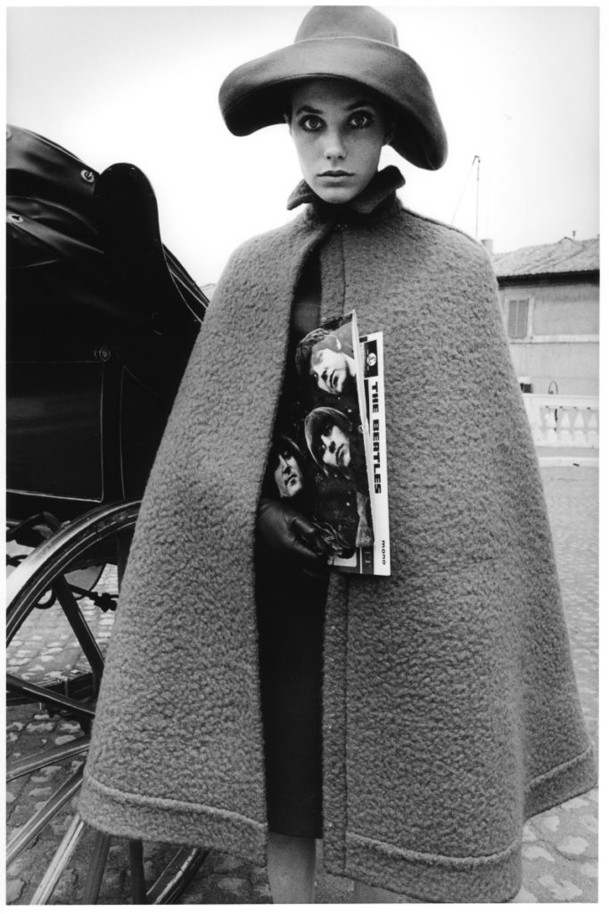 Jane Birkin. Photo de mode pour Harper' s Bazaar. Rome, 1966 © Estate Jeanloup Sieff