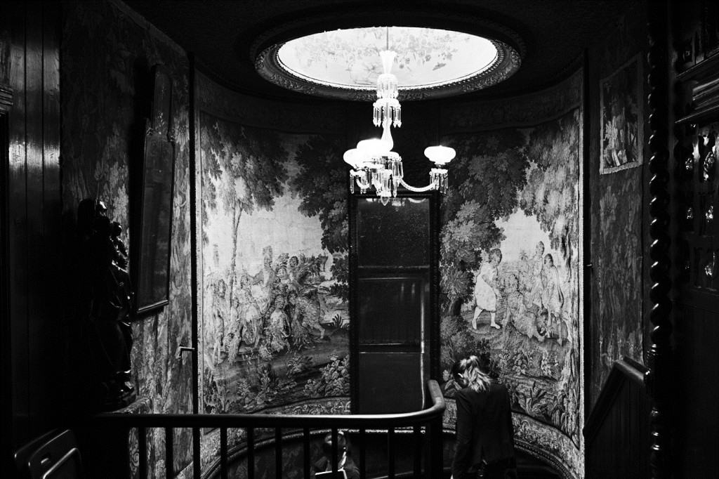 Hauteville House, 2013 L’escalier depuis le palier de la galerie de chêne © K. Sluban