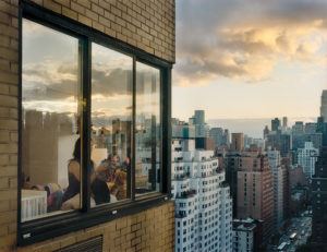 Gail Albert Halaban, Baby at Window, 2008, Série Out my Window